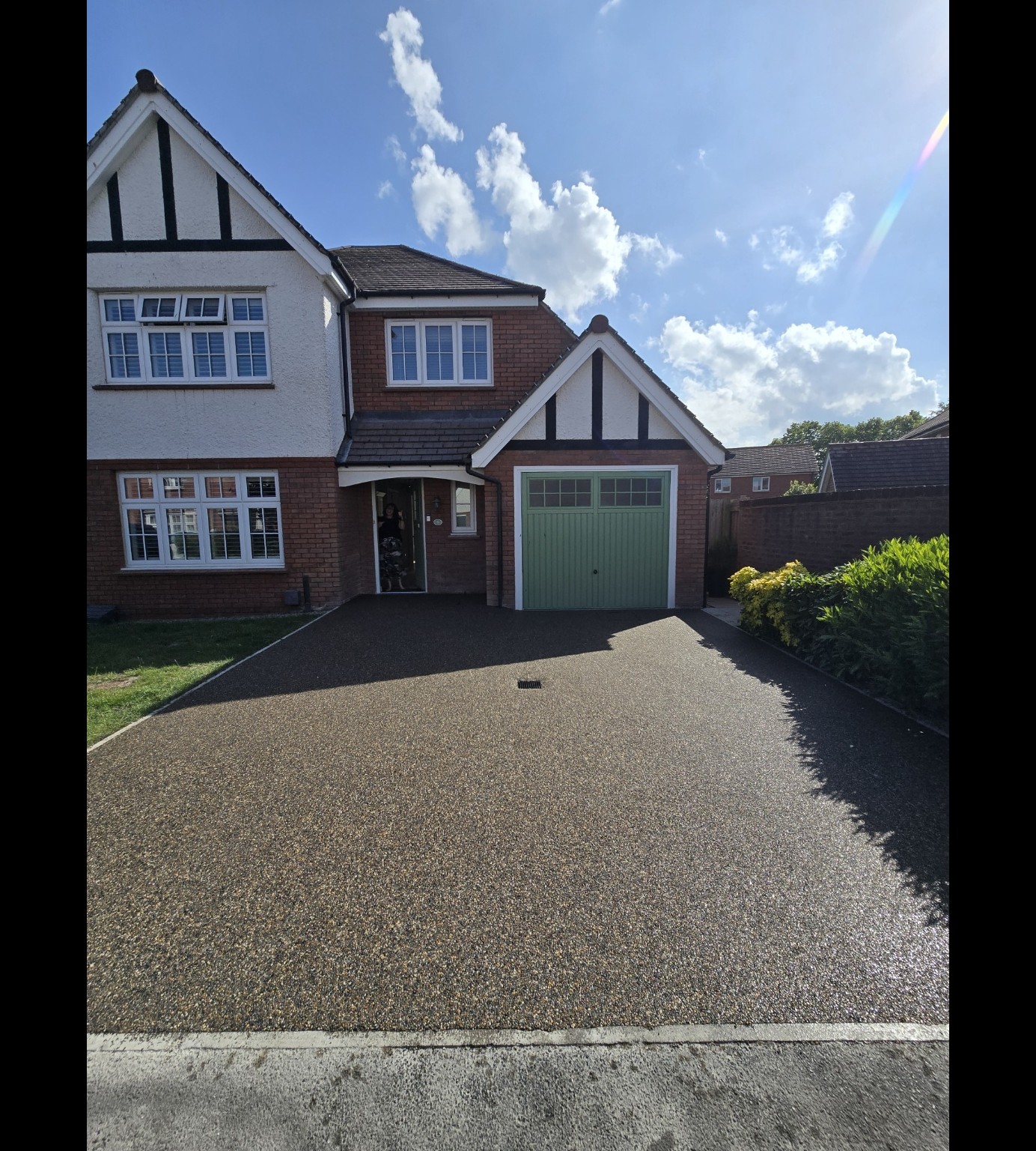 Emma’s completed Vuba Chrysler resin driveway leading to the garage and front entrance in Bridgwater